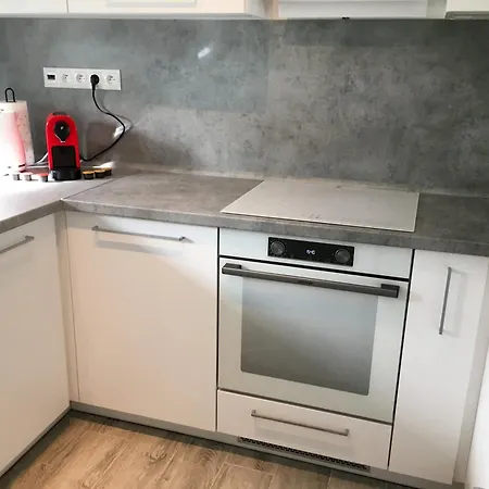 The Red Door * Radola