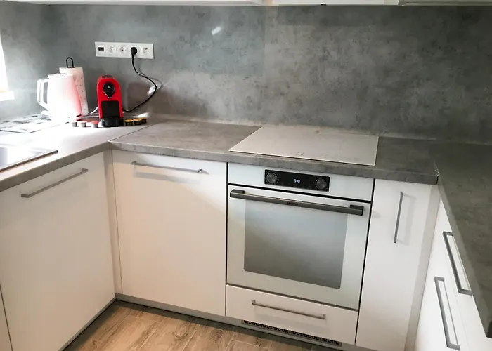 The Red Door * Radola