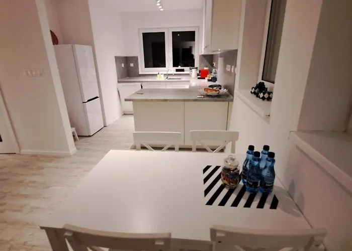 The Red Door * Radola