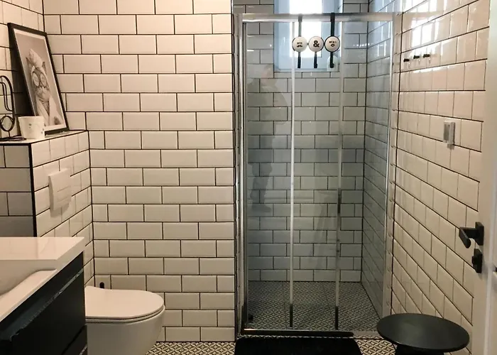 The Red Door * Radola